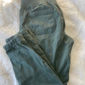Athleta size 8 Trek Pants